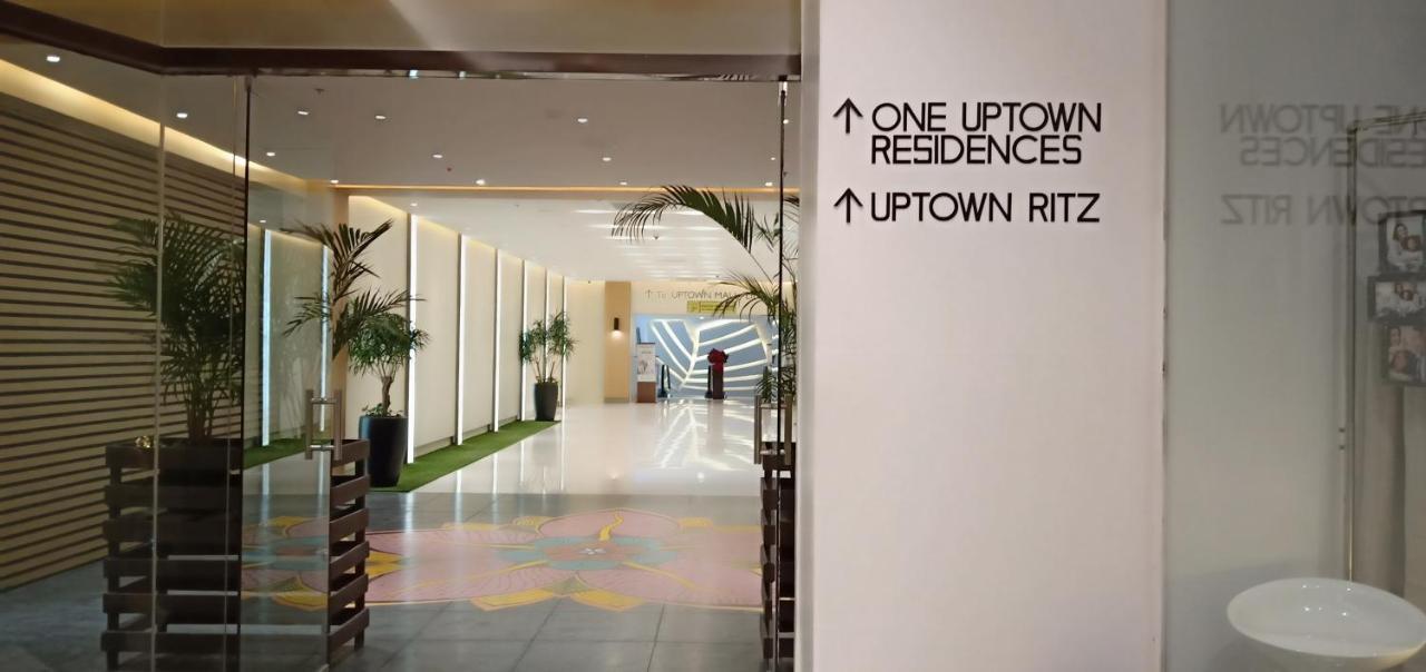 One Uptown Opposite Of Grandhyatt Hotel Manila Taguig City ภายนอก รูปภาพ