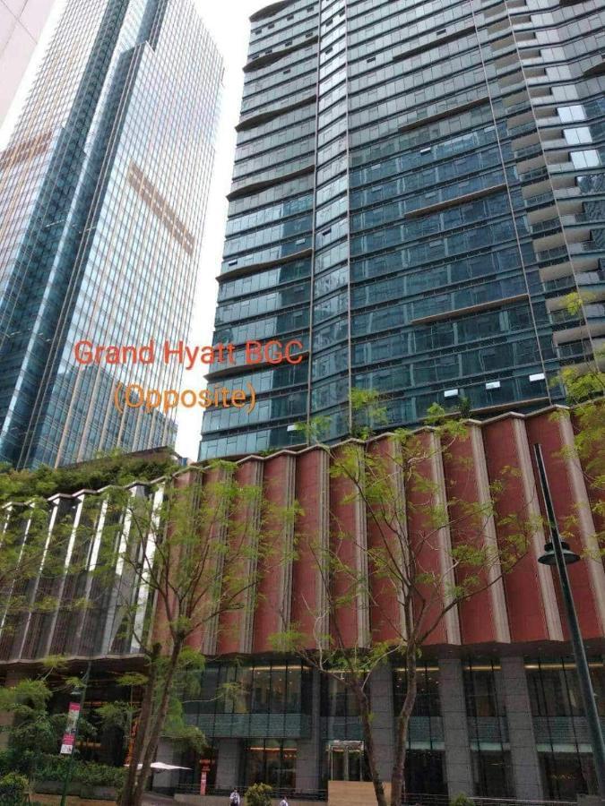 One Uptown Opposite Of Grandhyatt Hotel Manila Taguig City ภายนอก รูปภาพ